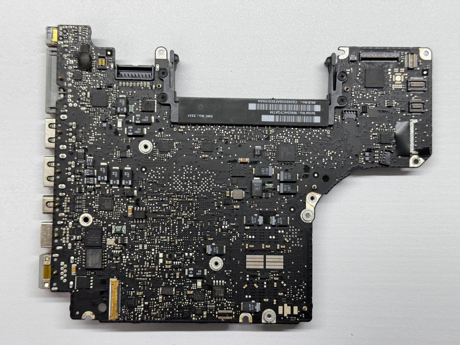 Placa Mãe Macbook Pro A1278 820-2879-b (ano 2010) - Rei do Notebook